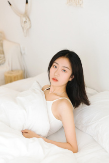 年轻漂亮的女教师